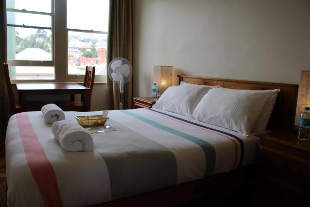 The Tasmanian Inn Hobart Bagian luar foto