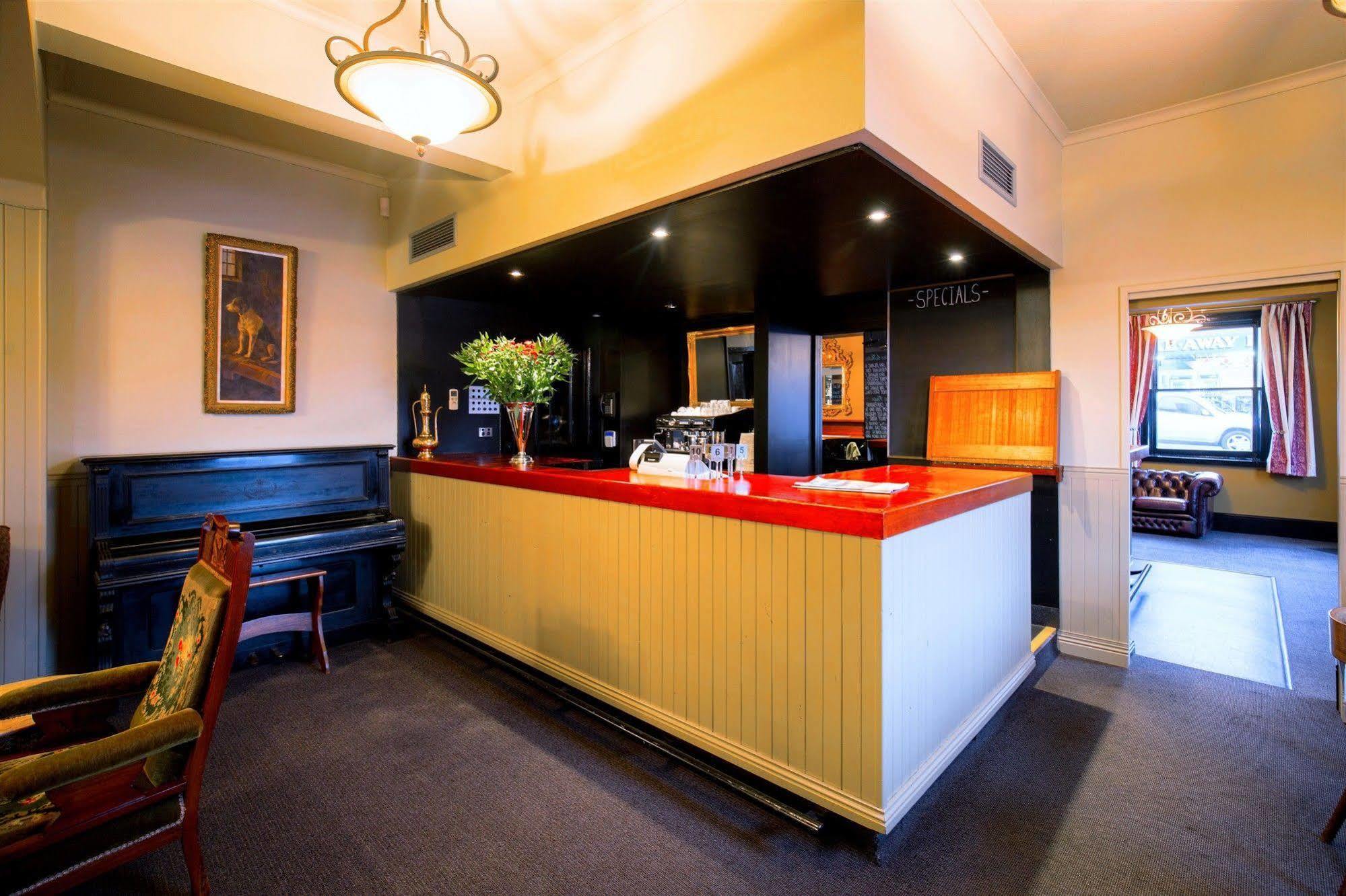 The Tasmanian Inn Hobart Bagian luar foto