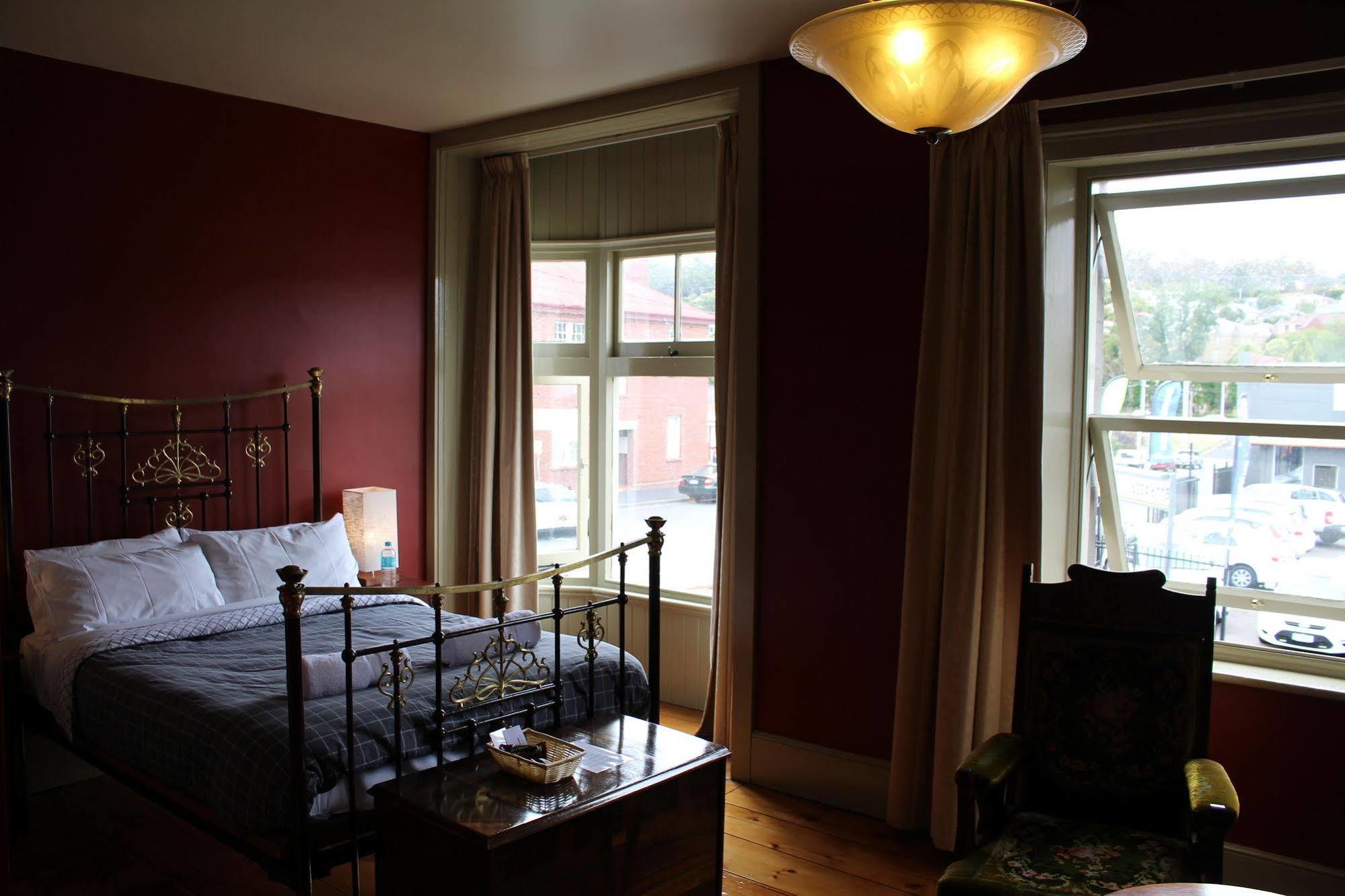 The Tasmanian Inn Hobart Bagian luar foto