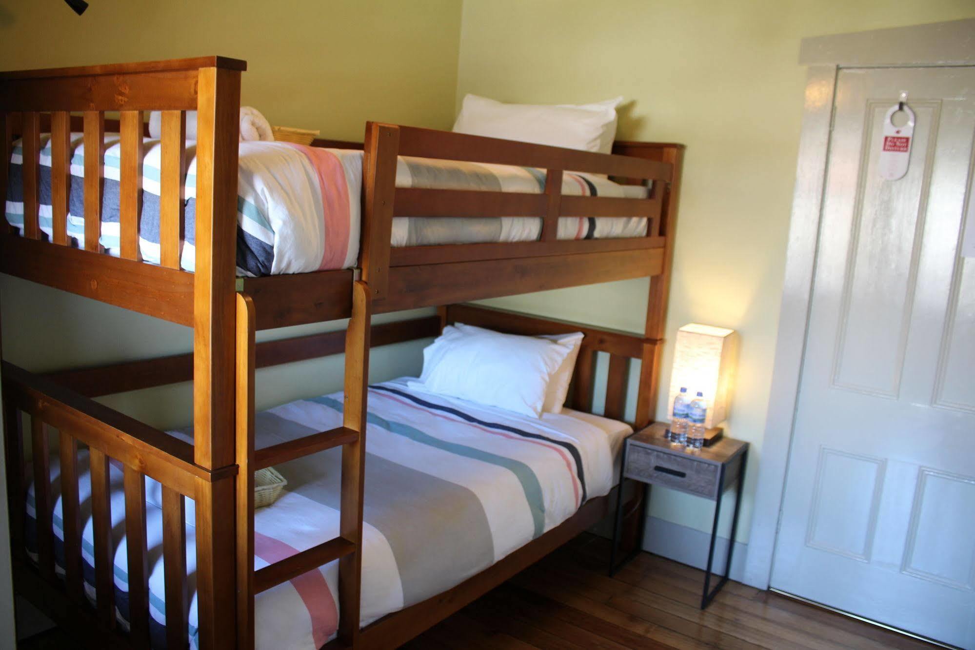 The Tasmanian Inn Hobart Bagian luar foto